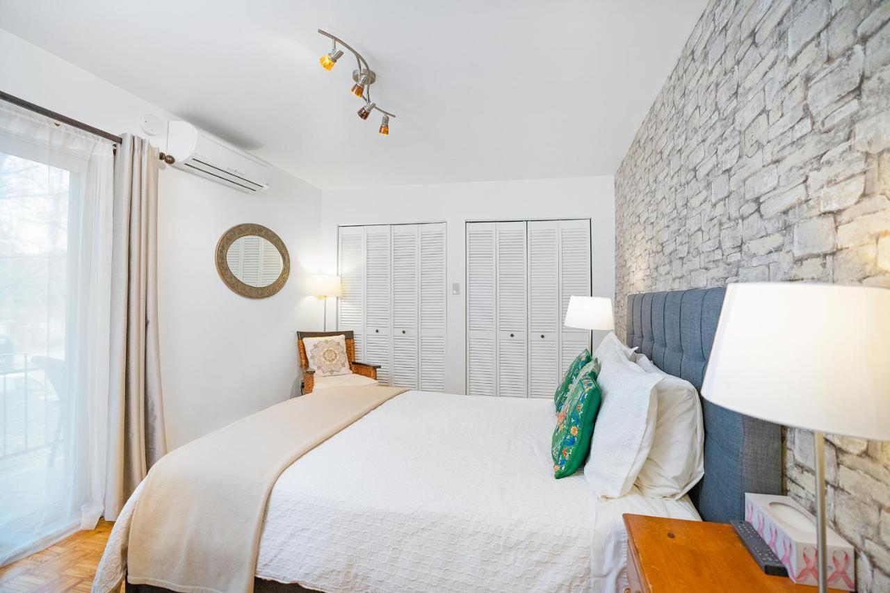 Accueil Chez Francois Bed & Breakfast Montreal Exterior photo