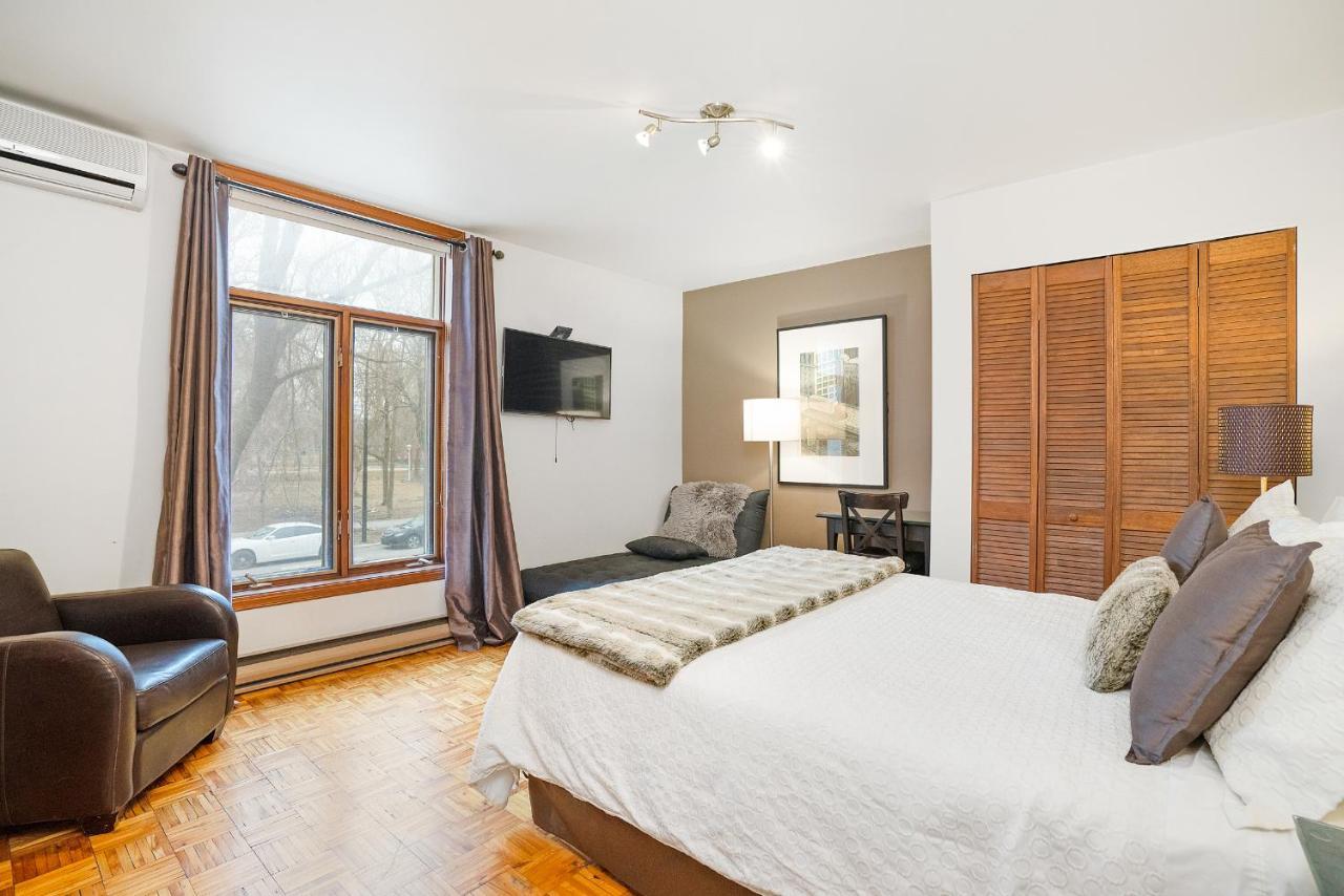 Accueil Chez Francois Bed & Breakfast Montreal Exterior photo